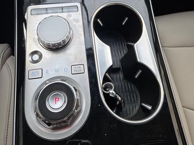 صورة 9 لـ 2024 Genesis GV70