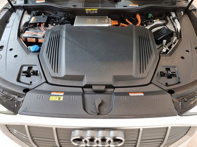 AUDI E-TRON - 7