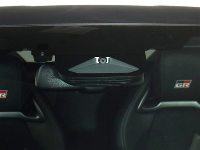 TOYOTA GR YARIS - 10