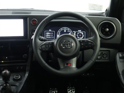 2025 Toyota GR YARIS — миниатюра 17
