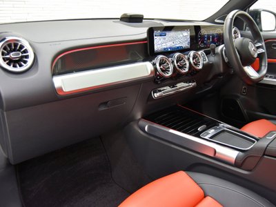 MERCEDES-BENZ GLB - 8