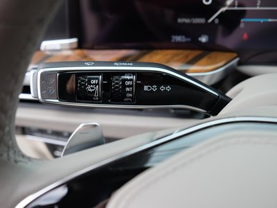 2025 Cadillac ESCALADE 缩略图 44