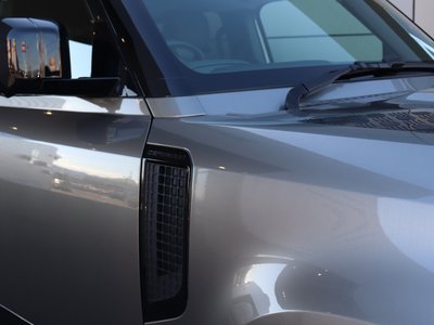 LAND ROVER DEFENDER - 8