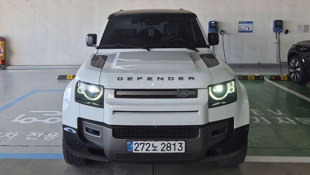 LAND ROVER DEFENDER - View 1