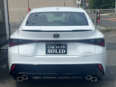 LEXUS IS - 10