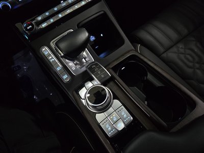 2019 Genesis G90 — миниатюра 14