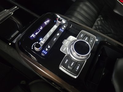 2019 Genesis G90 — фото 10