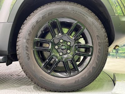 LAND ROVER DEFENDER - 5