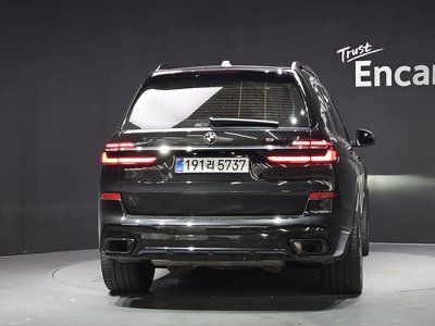 2023 BMW X7 — фото 4