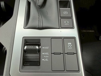 2025 Toyota LAND CRUISER 250 — миниатюра 54