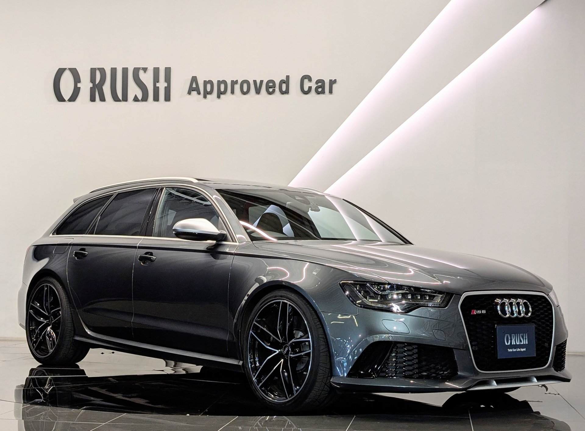 AUDI RS6 AVANT - View 1