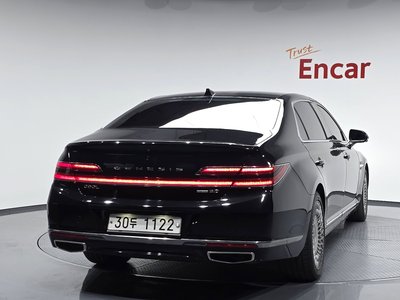 صورة 4 لـ 2019 Genesis G90