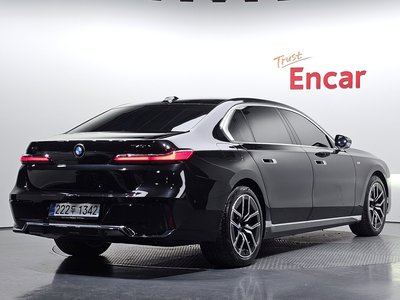 BMW 7 SERIES - 2