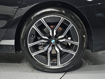 BMW 7 SERIES - 8
