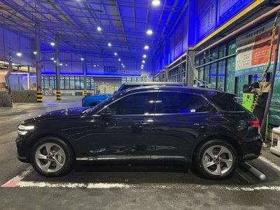 صورة 2 لـ 2024 Genesis GV70