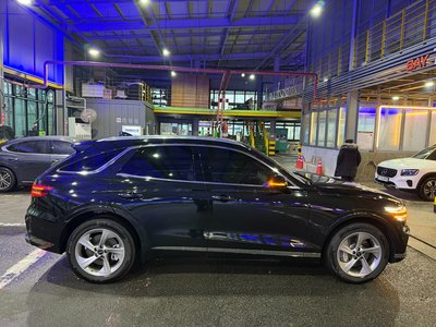 صورة 3 لـ 2024 Genesis GV70