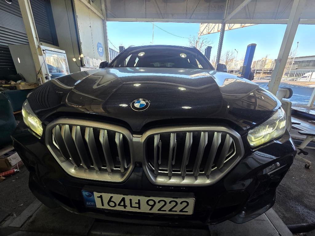 BMW X6 - View 1