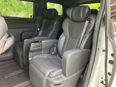 TOYOTA ALPHARD - 8