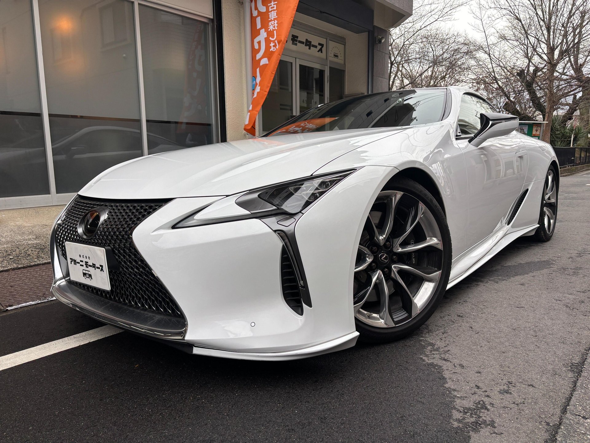 LEXUS LC - View 1