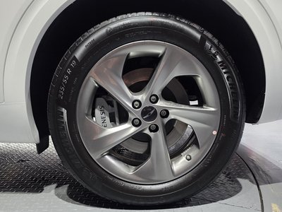 صورة 8 لـ 2026 Genesis GV70