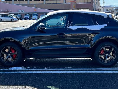 PORSCHE MACAN - 8