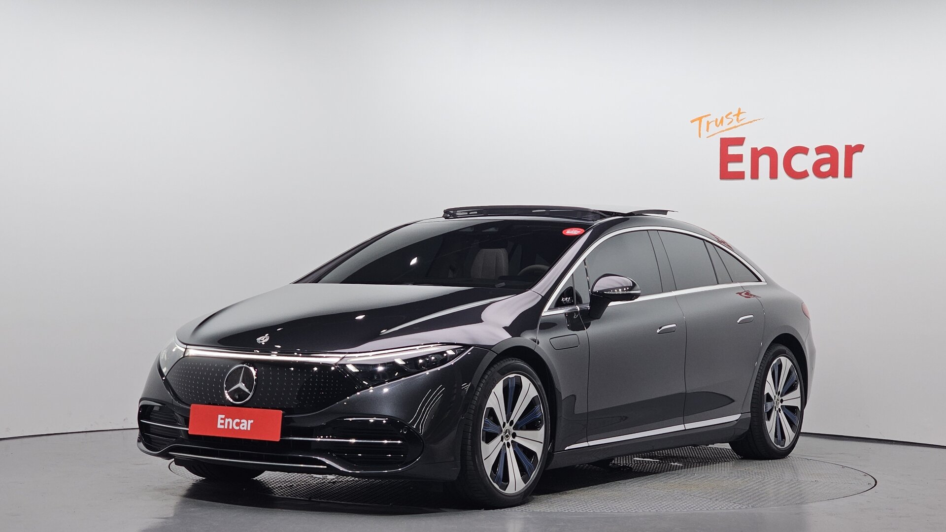 MERCEDES-BENZ EQS - View 1