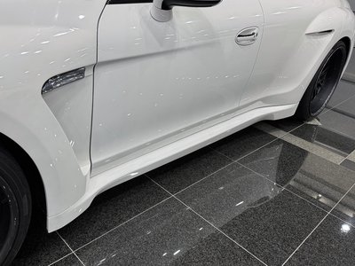 PORSCHE PANAMERA - 4