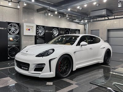 PORSCHE PANAMERA - 1