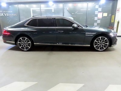 صورة 2 لـ 2023 Genesis G90 (RS4)