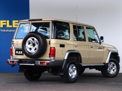 2015 Toyota LAND CRUISER 70 photo 3