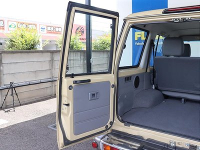 2015 Toyota LAND CRUISER 70 — миниатюра 34