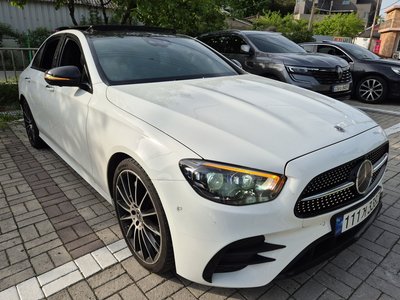 MERCEDES-BENZ E-CLASS - 1