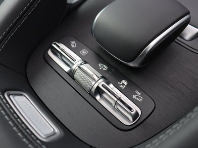 2025 Mercedes-BENZ GLS — миниатюра 34