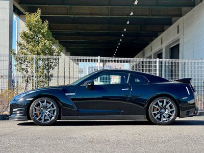 NISSAN GT-R - 6