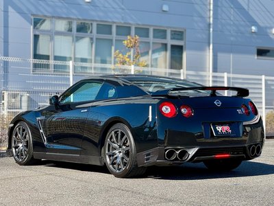 NISSAN GT-R - 10
