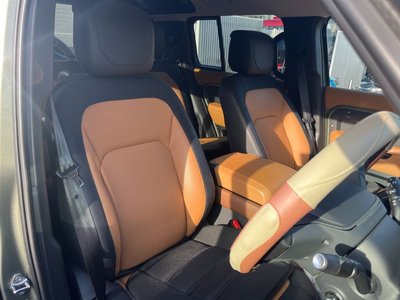 LAND ROVER DEFENDER - 7