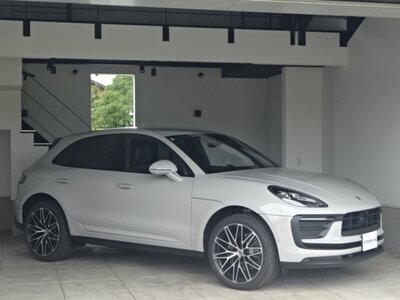 PORSCHE MACAN - 7