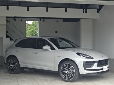 PORSCHE MACAN - 6