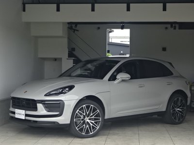 PORSCHE MACAN - 5
