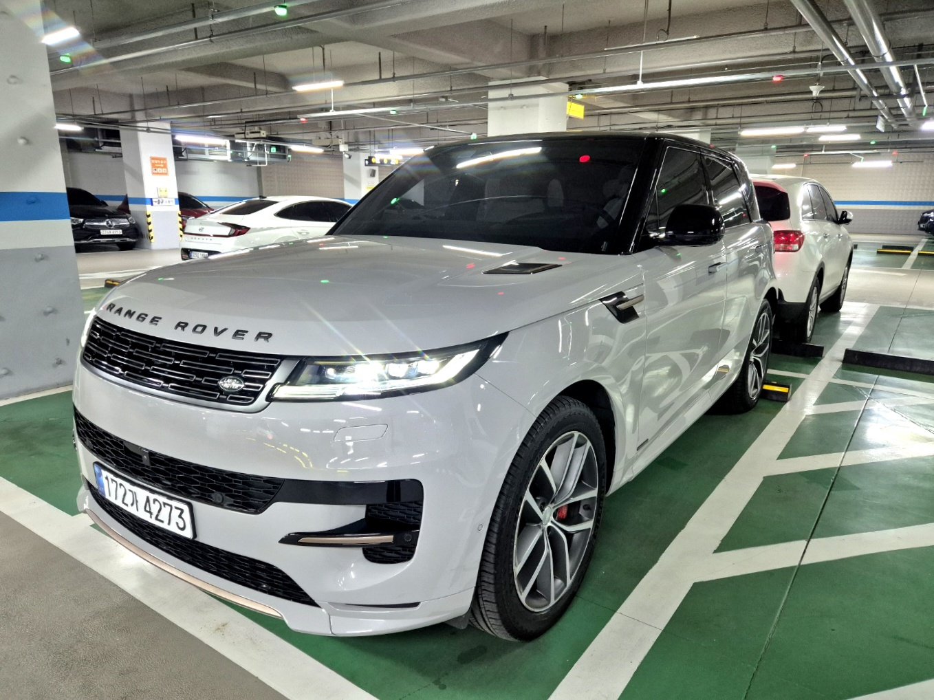 LAND ROVER RANGE ROVER SPORT - View 1