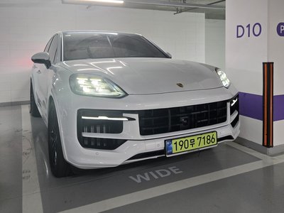 PORSCHE CAYENNE - 1