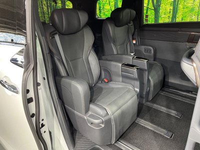 2023 Toyota ALPHARD — фото 9