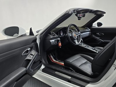 PORSCHE 718 BOXSTER - 10