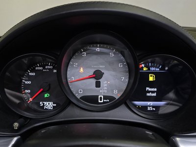 PORSCHE 718 BOXSTER - 8