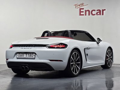 PORSCHE 718 BOXSTER - 3