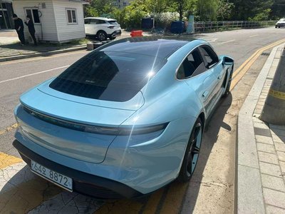 PORSCHE TAYCAN - 2
