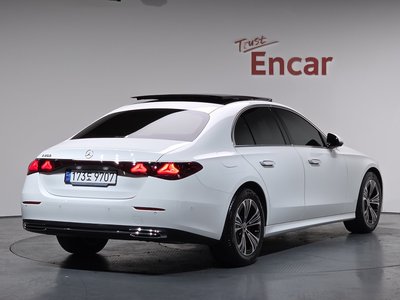 MERCEDES-BENZ E-CLASS - 4