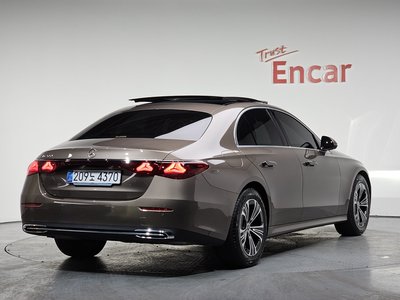 MERCEDES-BENZ E-CLASS - 3