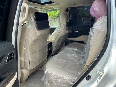 2025 Toyota LAND CRUISER 300 — миниатюра 28