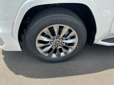 2025 Toyota LAND CRUISER 300 — миниатюра 17